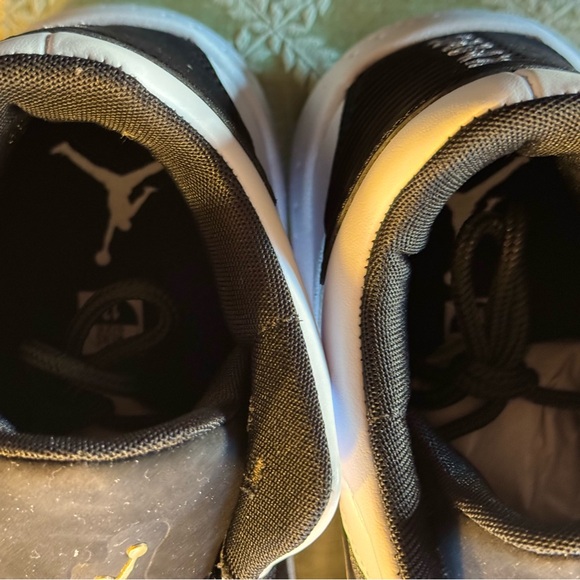 Nike Jordan Black and White Max Aura 2, 13 Men’s NIB - Picture 6 of 8